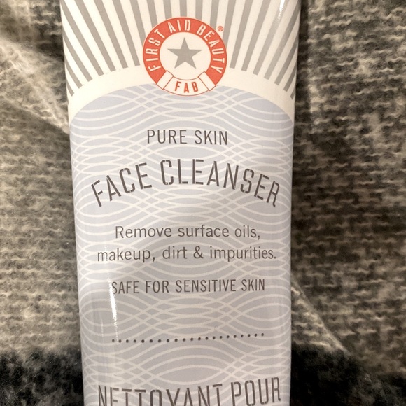 FAB First Aid Beauty Pure Skin Face Cleanser BN, sealed full size 5oz - Picture 3 of 7